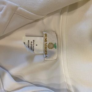 Beautiful tennis top. Maybe worn once